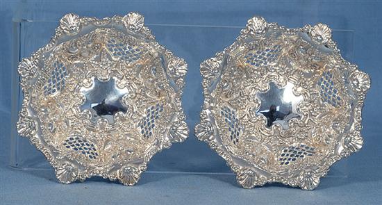 A cased pair of Victorian silver bon bon dishes, by S. Blanckensee & Sons Ltd, Dia 120mm, weight 2.4oz/76 grms